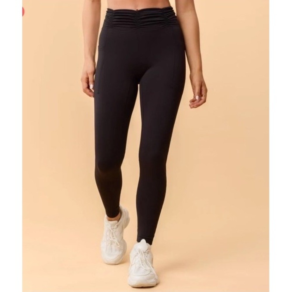 Blogilates Ruched Waist Leggings in Black High Waisted Side Pockets - 1X